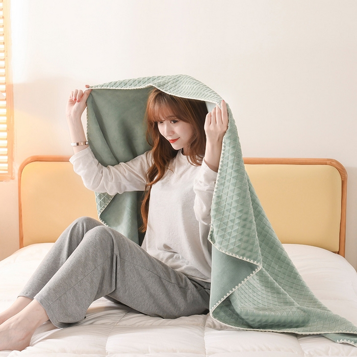 91家纺网 家纺一手货源 找家纺 印季家纺 2025新款华夫格牛奶绒复合毛毯毯子 渐变格-草绿