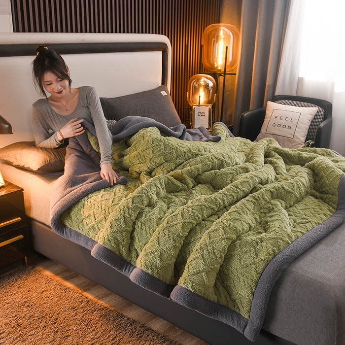 91家纺网 家纺一手货源 找家纺 （总）印季家纺 2025秋冬新款三层夹棉加厚-塔肤绒毛毯毯子多功能盖毯