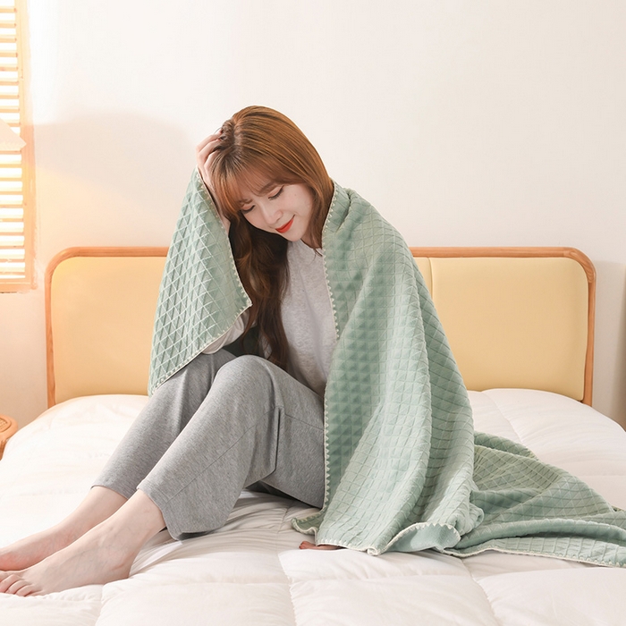 91家纺网 家纺一手货源 找家纺 印季家纺 2025新款华夫格牛奶绒复合毛毯毯子 渐变格-草绿