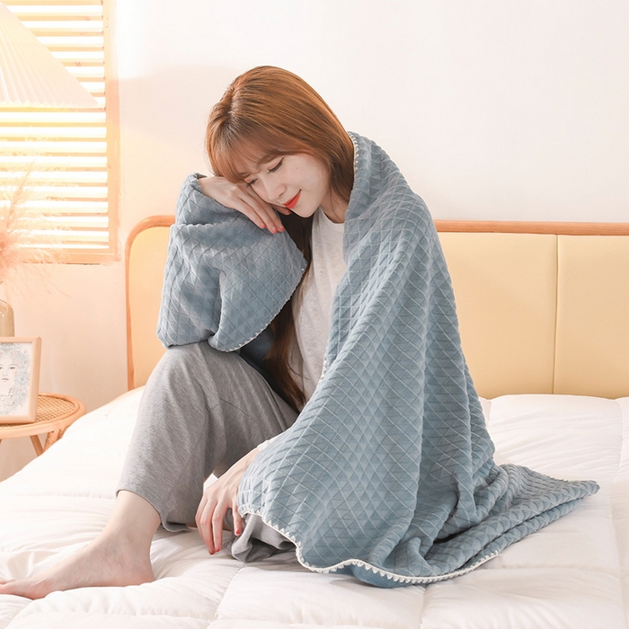 91家纺网 家纺一手货源 找家纺 印季家纺 2025新款华夫格牛奶绒复合毛毯毯子 渐变格-浅蓝灰