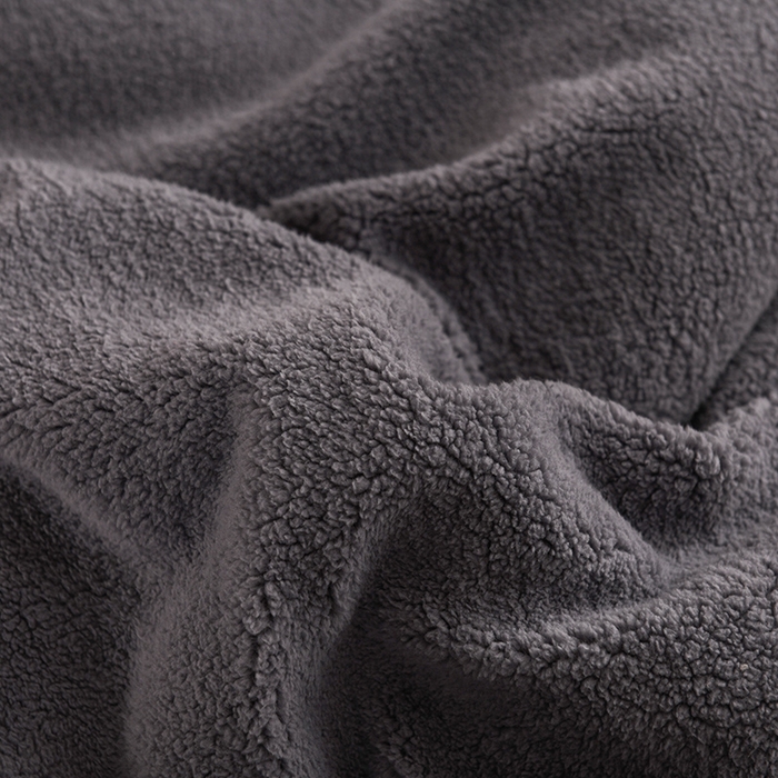 91家纺网 家纺一手货源 找家纺 （总）印季家纺 2025秋冬新款三层夹棉加厚-塔肤绒毛毯毯子多功能盖毯