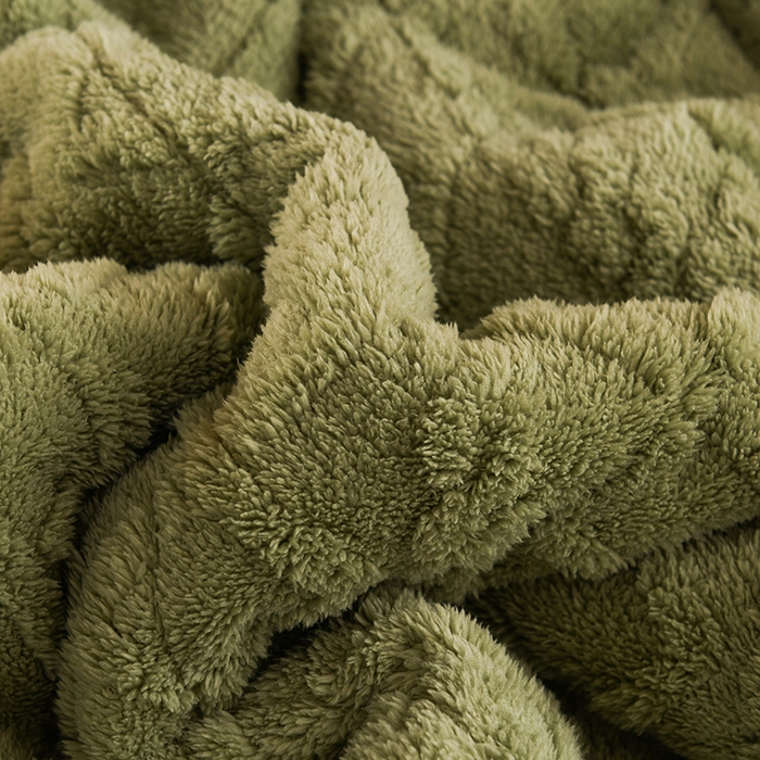 91家纺网 家纺一手货源 找家纺 印季家纺 2025秋冬新款三层夹棉加厚-塔肤绒毛毯毯子多功能盖毯 抹茶绿