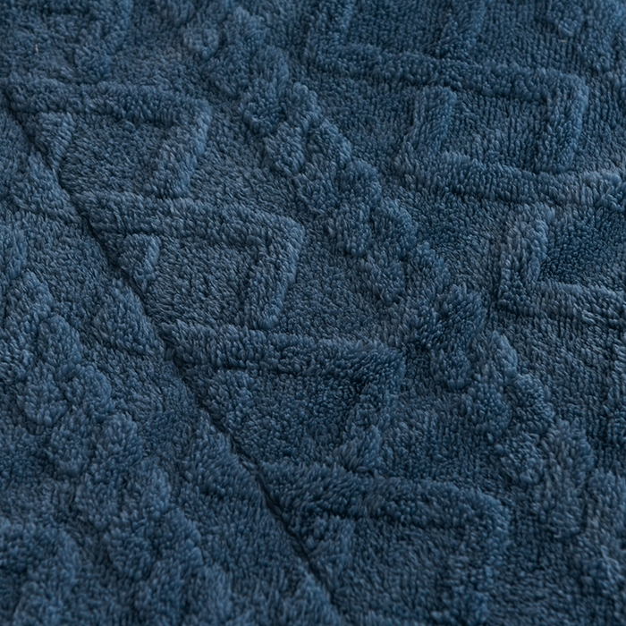 91家纺网 家纺一手货源 找家纺 印季家纺 2025秋冬新款三层夹棉加厚-塔肤绒毛毯毯子多功能盖毯 柔蓝+灰