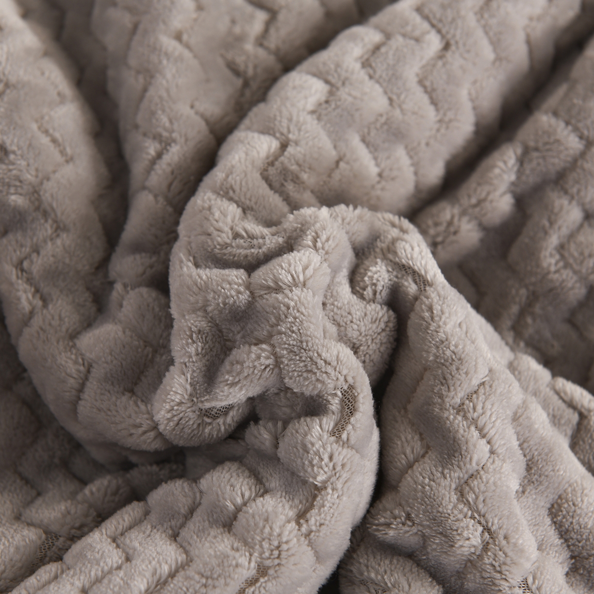 91家纺网 家纺一手货源 找家纺 印季家纺 2025秋冬新款三层夹棉加厚复合贝贝绒毛毯毯子多功能盖毯 豆沙+灰