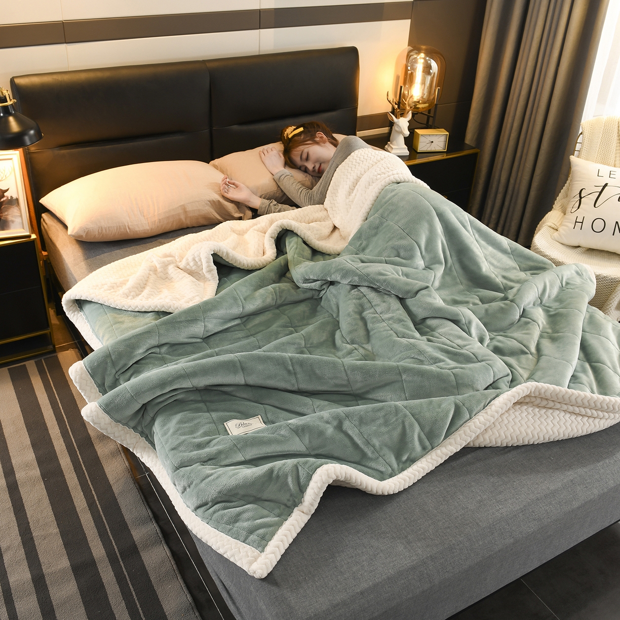 91家纺网 家纺一手货源 找家纺 印季家纺 2025秋冬新款三层夹棉加厚复合贝贝绒毛毯毯子多功能盖毯 墨绿+白