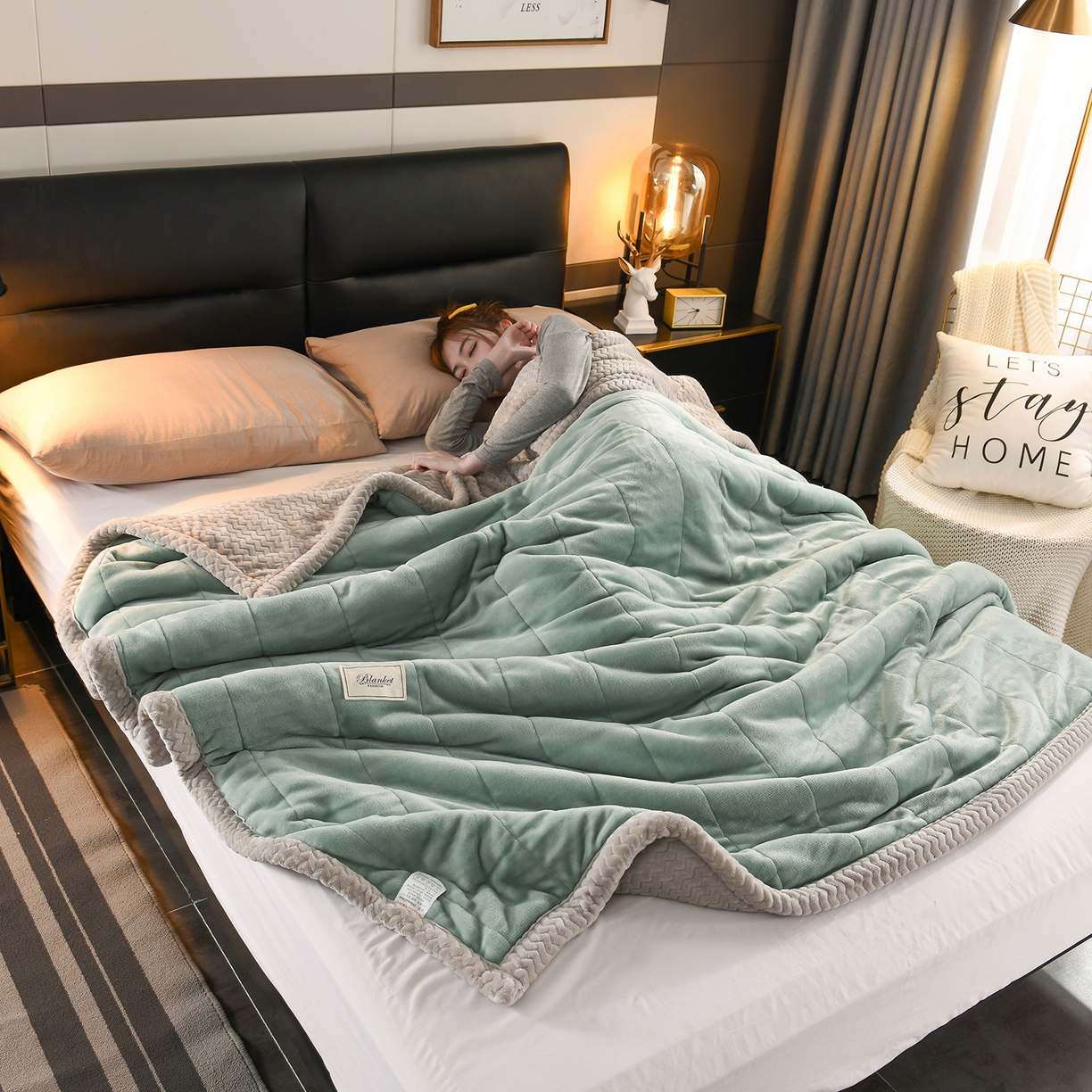 91家纺网 家纺一手货源 找家纺 印季家纺 2025秋冬新款三层夹棉加厚复合贝贝绒毛毯毯子多功能盖毯 墨绿+灰