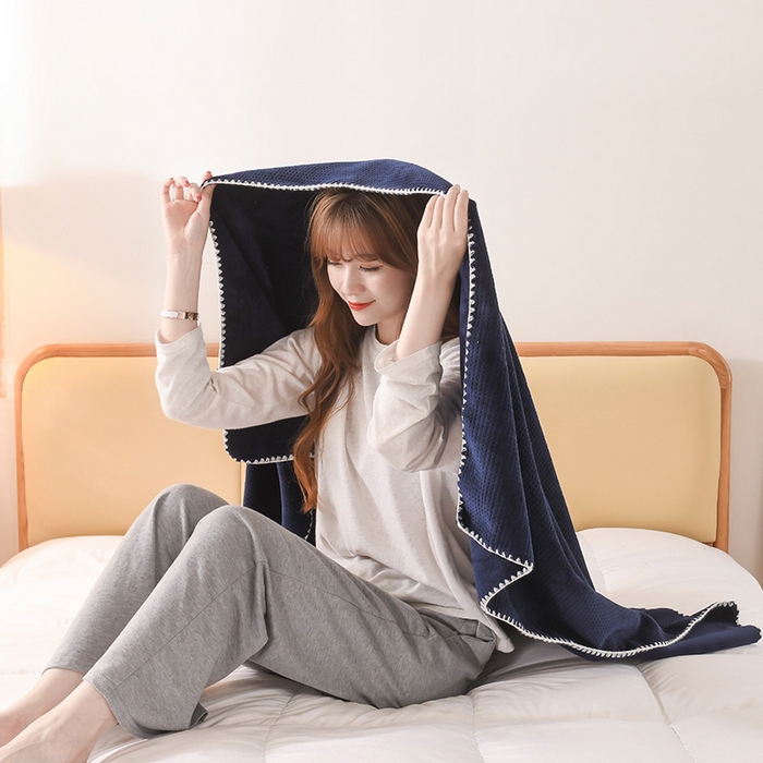 91家纺网 家纺一手货源 找家纺 （总）印季家纺 2025新款华夫格牛奶绒复合毛毯毯子