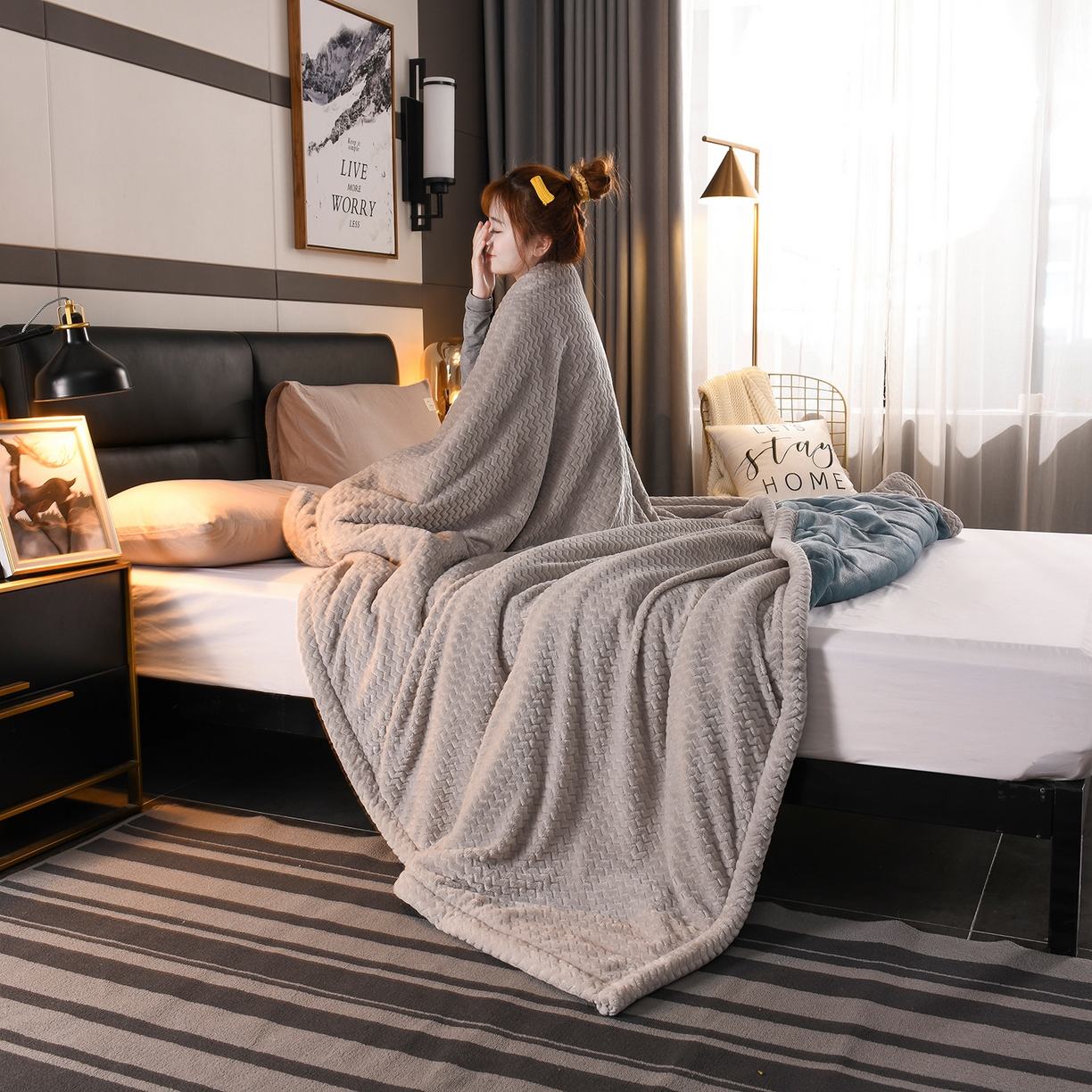 91家纺网 家纺一手货源 找家纺 印季家纺 2025秋冬新款三层夹棉加厚复合贝贝绒毛毯毯子多功能盖毯 蓝灰+灰