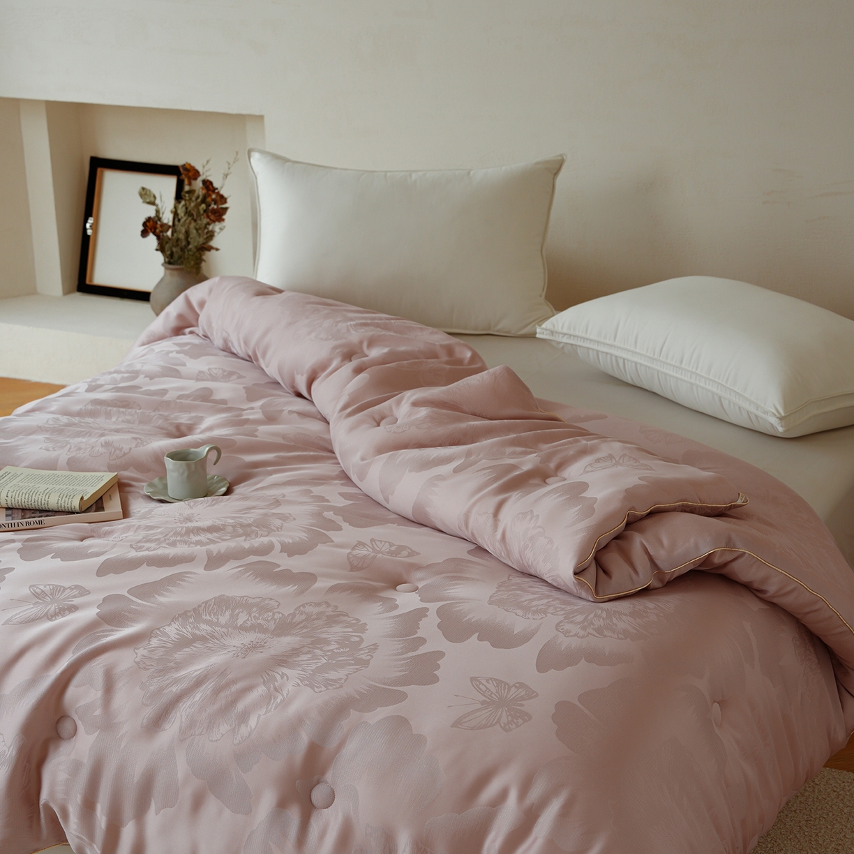 91家纺网 家纺一手货源 找家纺 纯优家纺 2025秋冬新品五彩臻丝大提花高奢45%大豆蛋白春秋被冬被直播电商首选 东方墨澜-紫藤