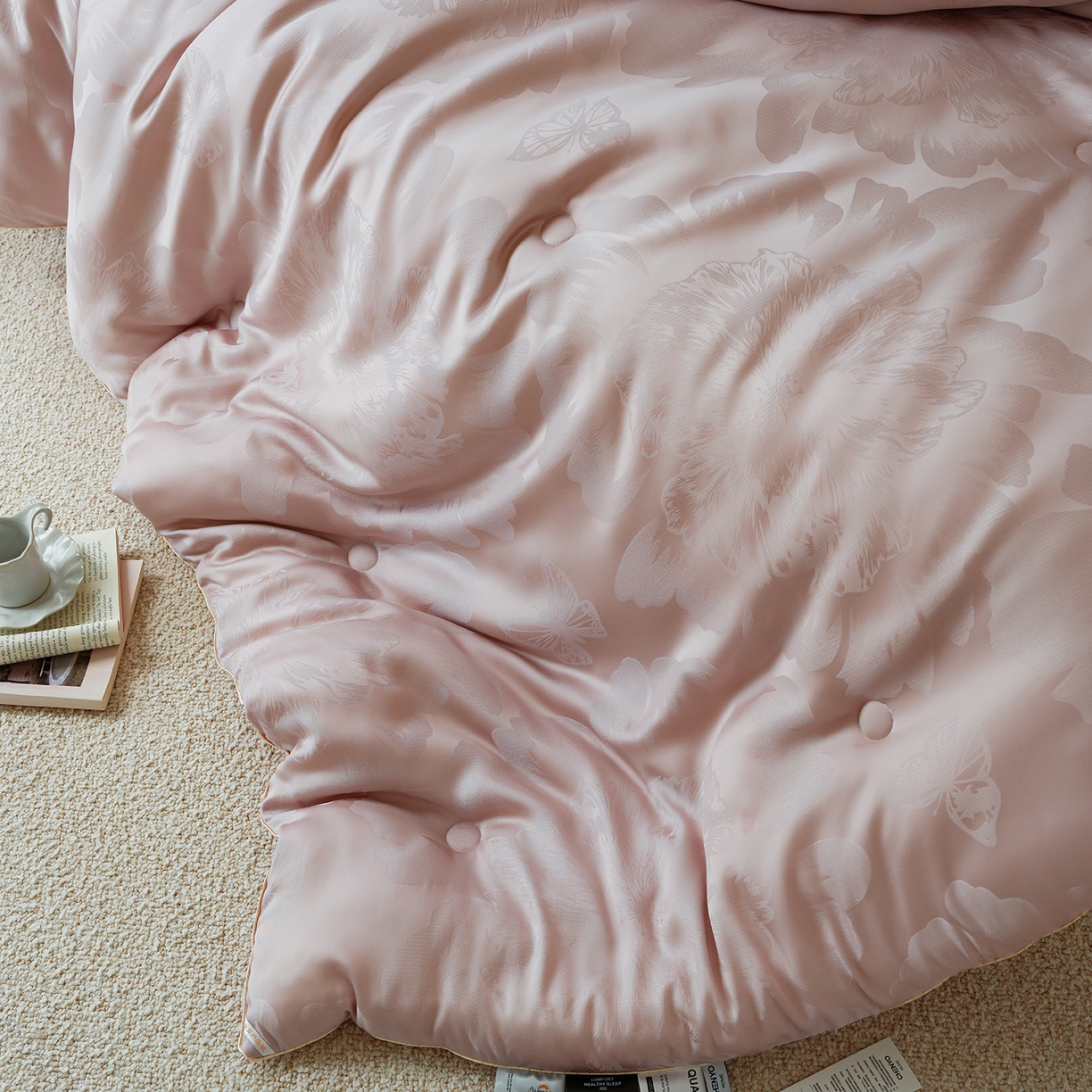 91家纺网 家纺一手货源 找家纺 纯优家纺 2025秋冬新品五彩臻丝大提花高奢45%大豆蛋白春秋被冬被直播电商首选 东方墨澜-紫藤