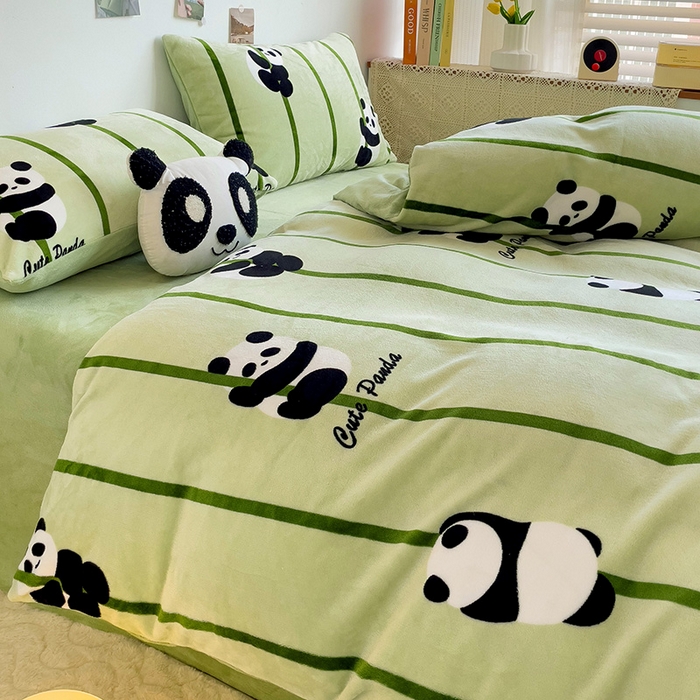 91家纺网 家纺一手货源 找家纺 西引力 2025新款亲肤舒适加厚牛奶绒印花四件套 熊猫乐园