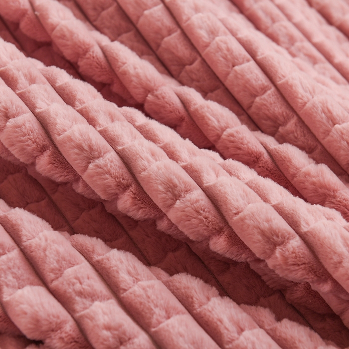 91家纺网 家纺一手货源 找家纺 印季家纺 2025新款三层夹棉立体剪花兔毛绒毛毯毯子多功能盖毯-暗场景 豆沙