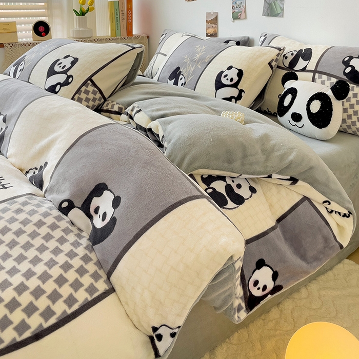 91家纺网 家纺一手货源 找家纺 西引力 2025新款亲肤舒适加厚牛奶绒印花四件套 熊猫皮皮