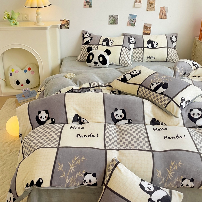 91家纺网 家纺一手货源 找家纺 西引力 2025新款亲肤舒适加厚牛奶绒印花四件套 熊猫皮皮