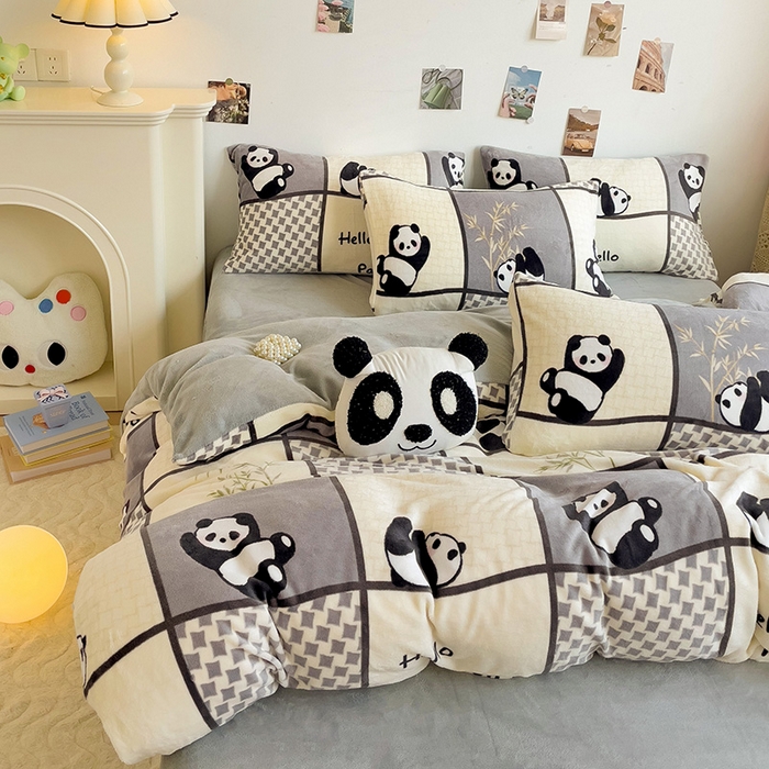 91家纺网 家纺一手货源 找家纺 西引力 2025新款亲肤舒适加厚牛奶绒印花四件套 熊猫皮皮