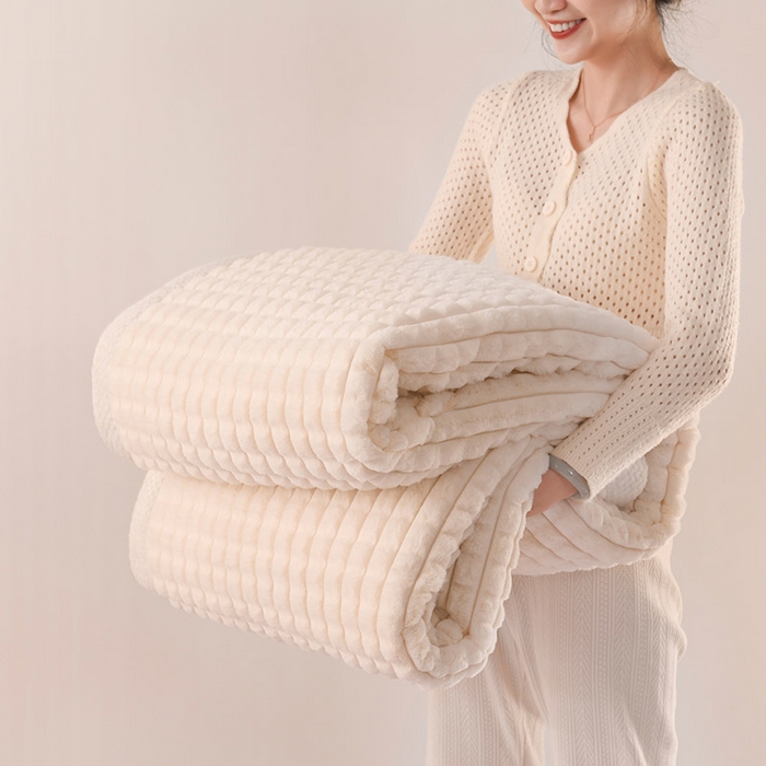 91家纺网 家纺一手货源 找家纺 （总）印季家纺 2025新款三层夹棉立体剪花兔毛绒毛毯毯子多功能盖毯-亮场景