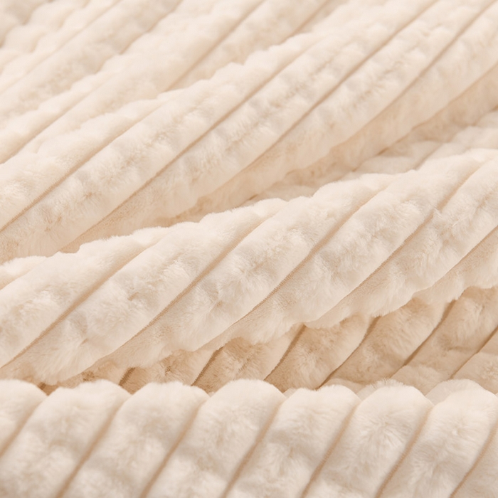 91家纺网 家纺一手货源 找家纺 印季家纺 2025新款三层夹棉立体剪花兔毛绒毛毯毯子多功能盖毯-亮场景 米白