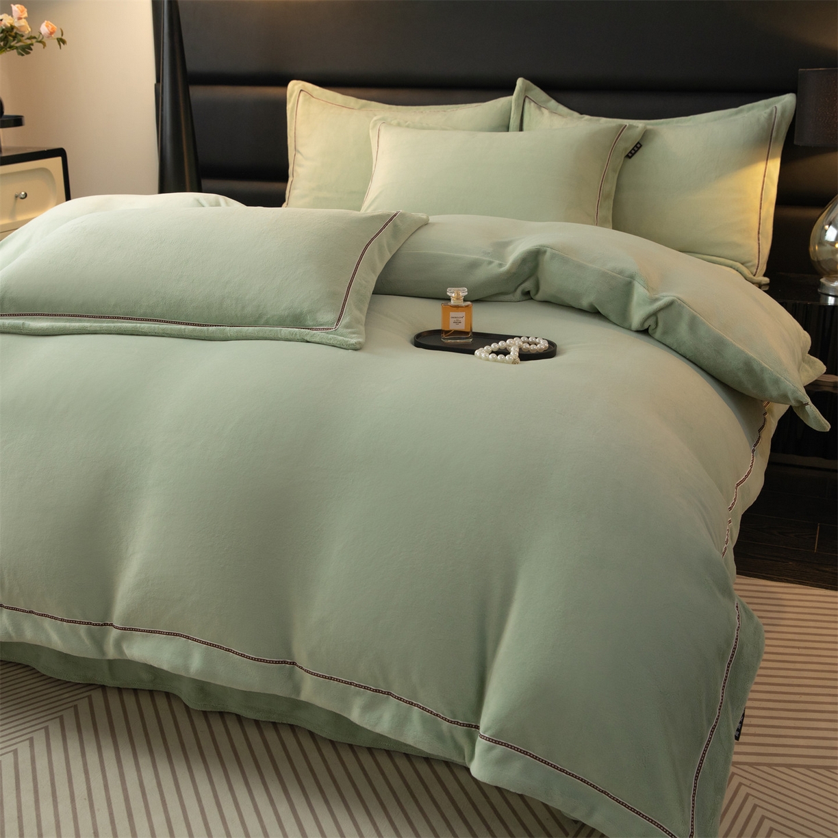 91家纺网 家纺一手货源 找家纺 雅高家居 2025新款240克高克重全工艺纯色织带花边款单件及四件套 柔草绿