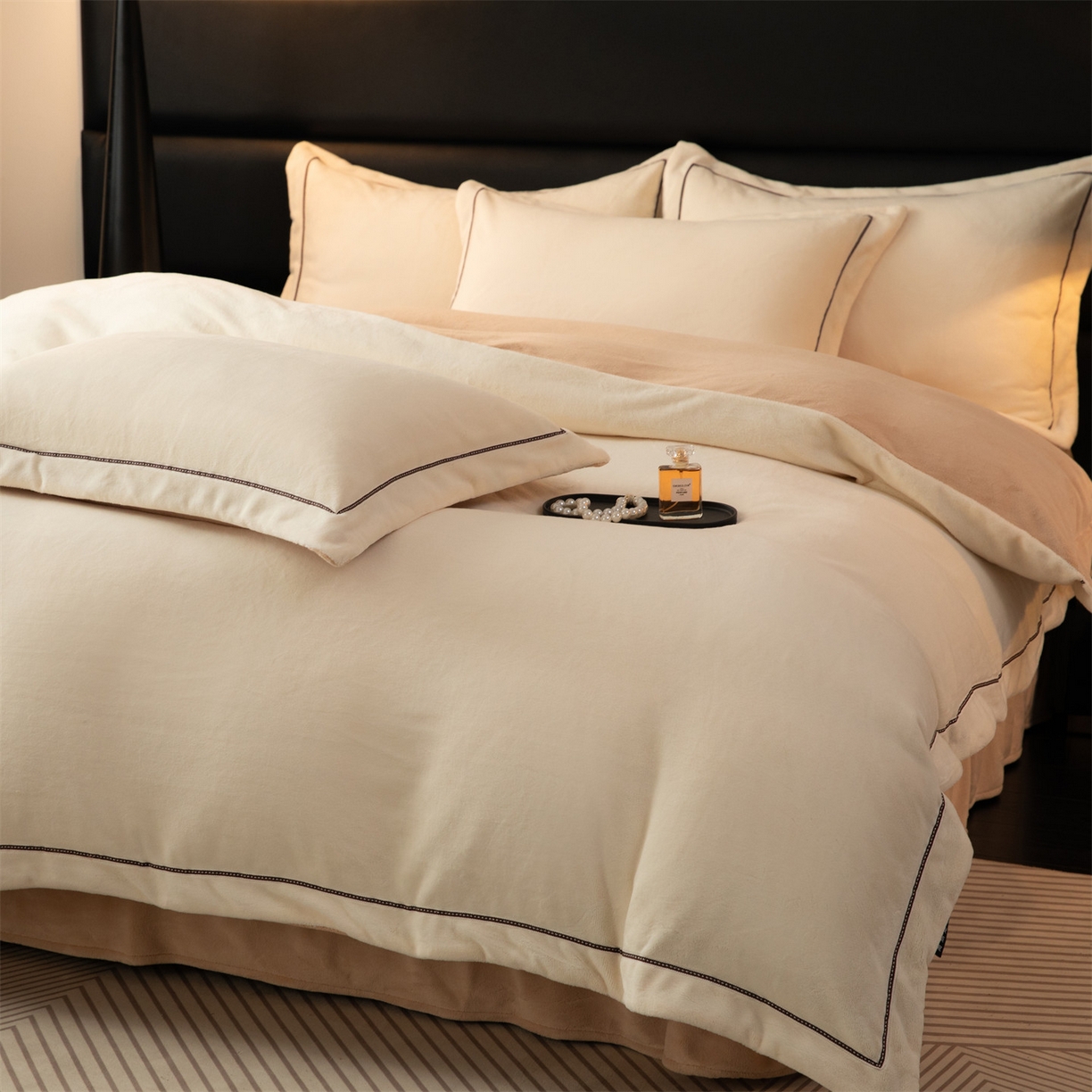 91家纺网 家纺一手货源 找家纺 雅高家居 2025新款240克高克重全工艺纯色织带花边款单件及四件套 米奇