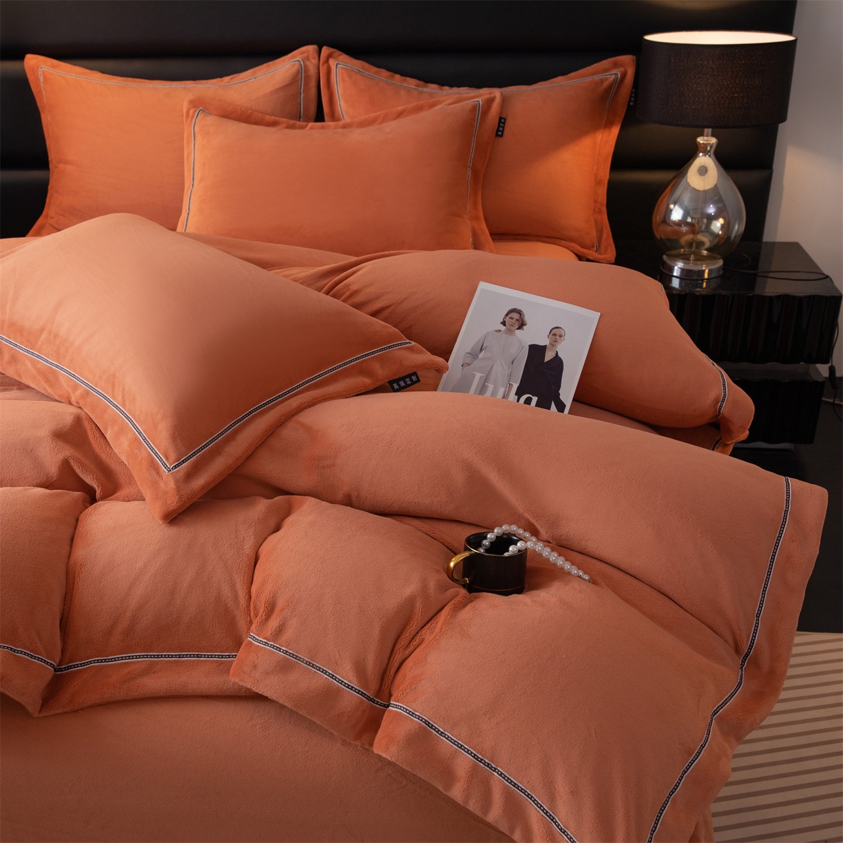 91家纺网 家纺一手货源 找家纺 雅高家居 2025新款240克高克重全工艺纯色织带花边款单件及四件套 枫糖橙