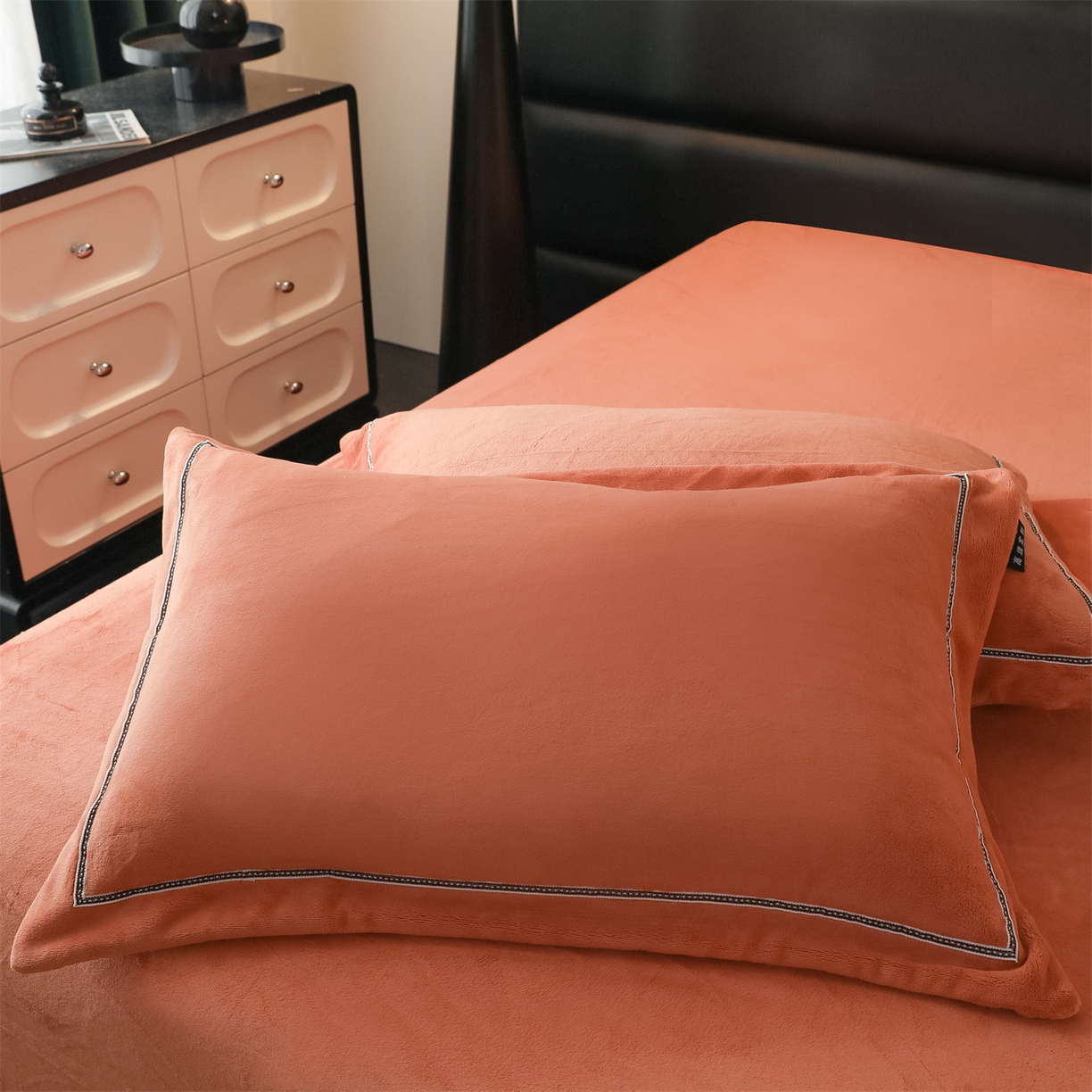 91家纺网 家纺一手货源 找家纺 （总）雅高 2025新款240克高克重全工艺色织纯色加厚牛奶绒四件套塔芙绒婴儿绒雪花绒雕花绒四件套牛奶绒被套床笠床单