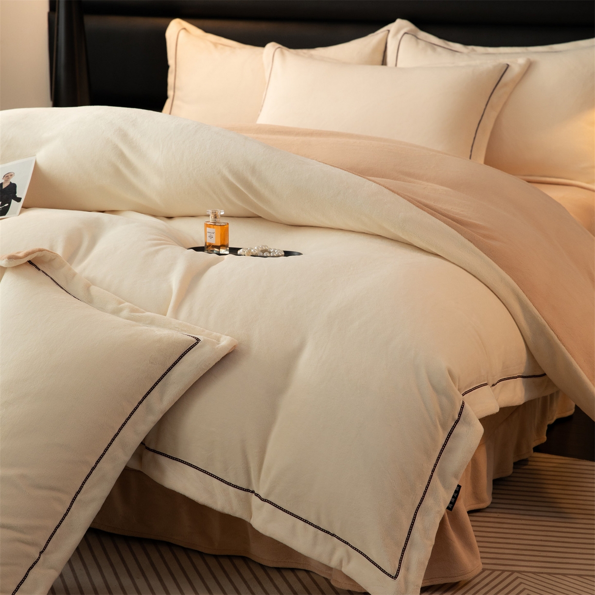 91家纺网 家纺一手货源 找家纺 雅高家居 2025新款240克高克重全工艺纯色织带花边款单件及四件套 米奇