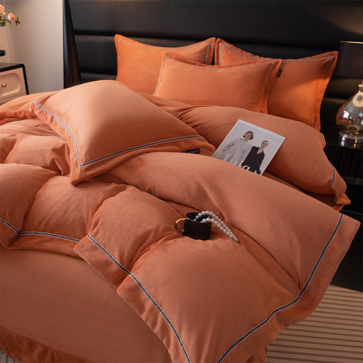 91家纺网 家纺一手货源 找家纺 雅高家居 2025新款240克高克重全工艺纯色织带花边款单件及四件套 枫糖橙