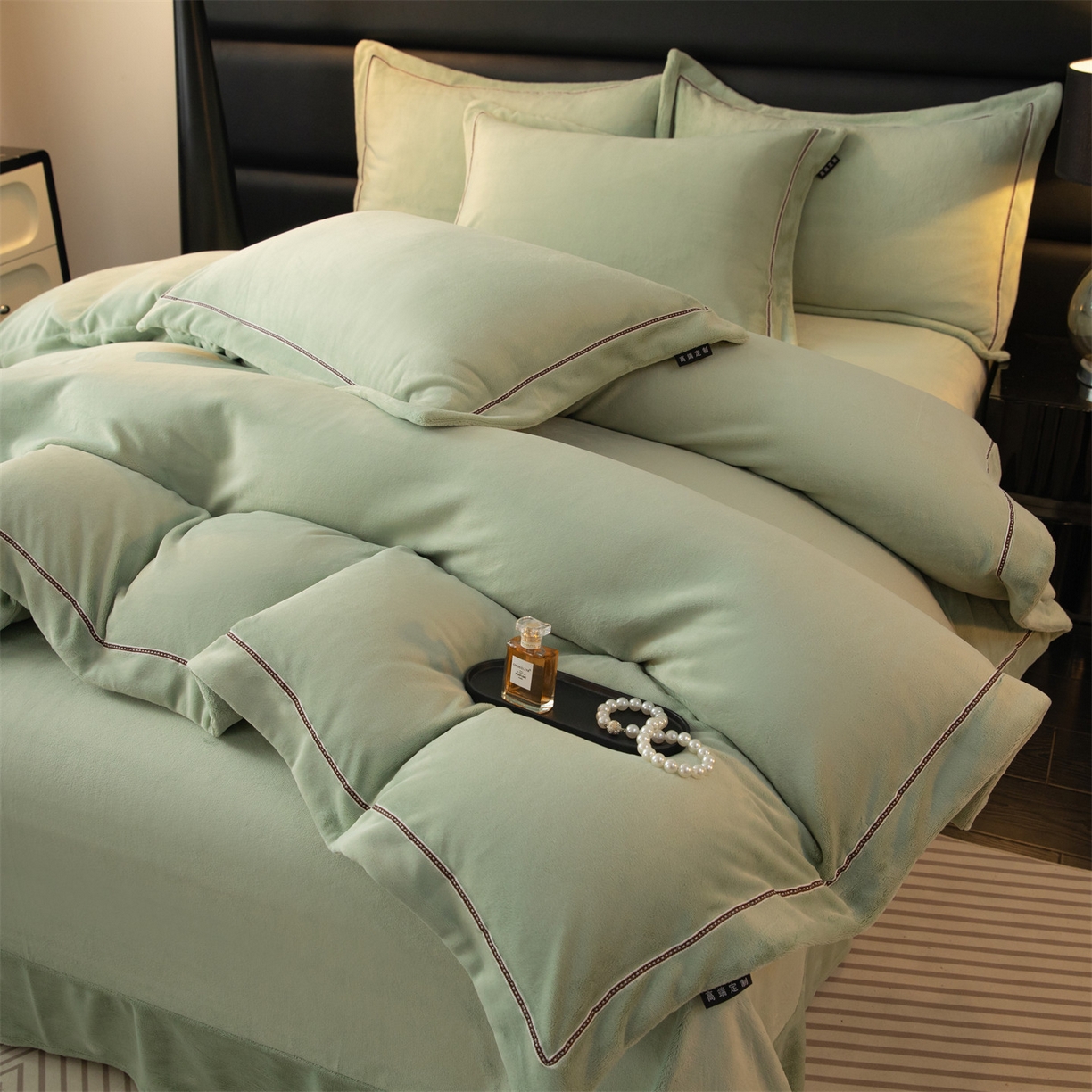 91家纺网 家纺一手货源 找家纺 雅高家居 2025新款240克高克重全工艺纯色织带花边款单件及四件套 柔草绿