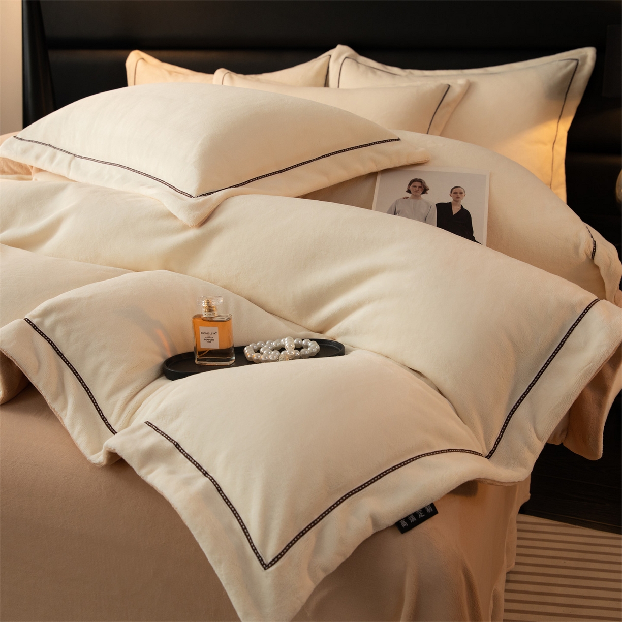 91家纺网 家纺一手货源 找家纺 雅高家居 2025新款240克高克重全工艺纯色织带花边款单件及四件套 米奇