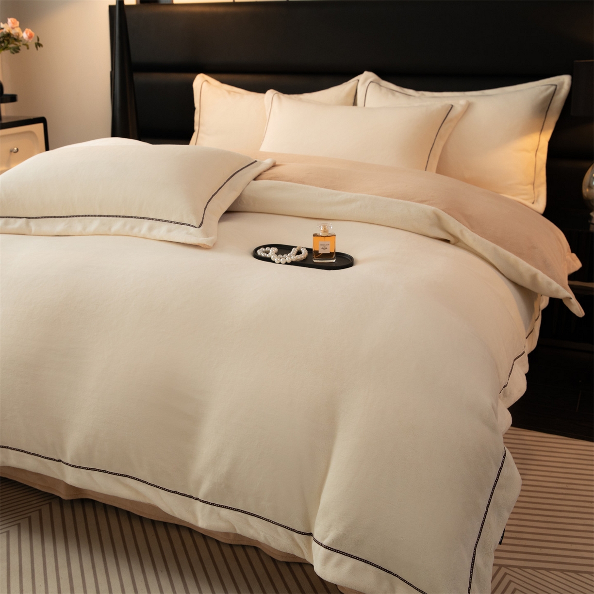 91家纺网 家纺一手货源 找家纺 雅高家居 2025新款240克高克重全工艺纯色织带花边款单件及四件套 米奇