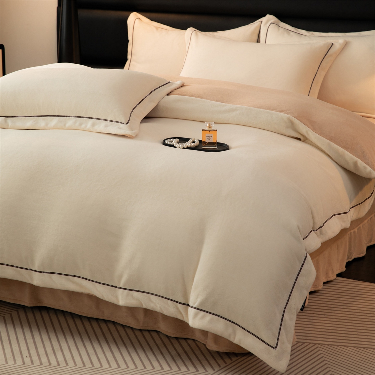 91家纺网 家纺一手货源 找家纺 雅高家居 2025新款240克高克重全工艺纯色织带花边款单件及四件套 米奇