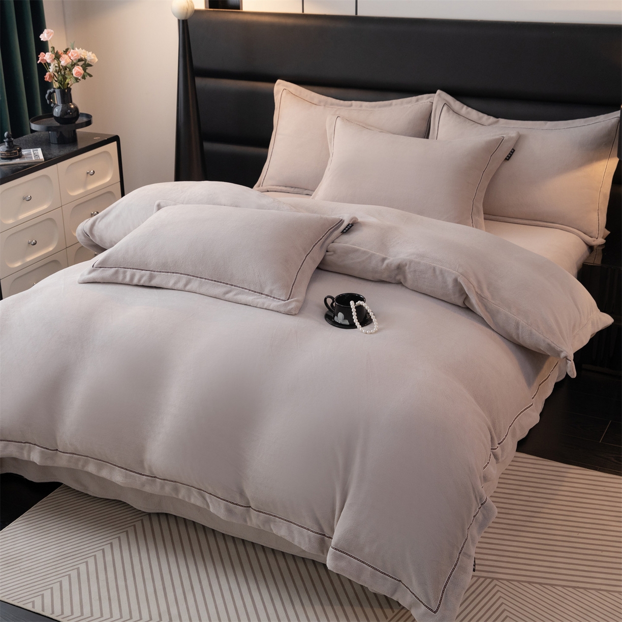 91家纺网 家纺一手货源 找家纺 雅高家居 2025新款240克高克重全工艺纯色织带花边款单件及四件套 绅士灰