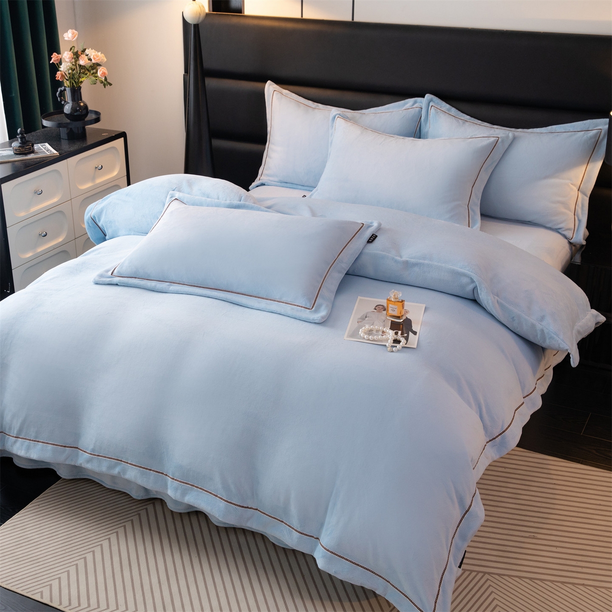 91家纺网 家纺一手货源 找家纺 雅高家居 2025新款240克高克重全工艺纯色织带花边款单件及四件套 天空蓝