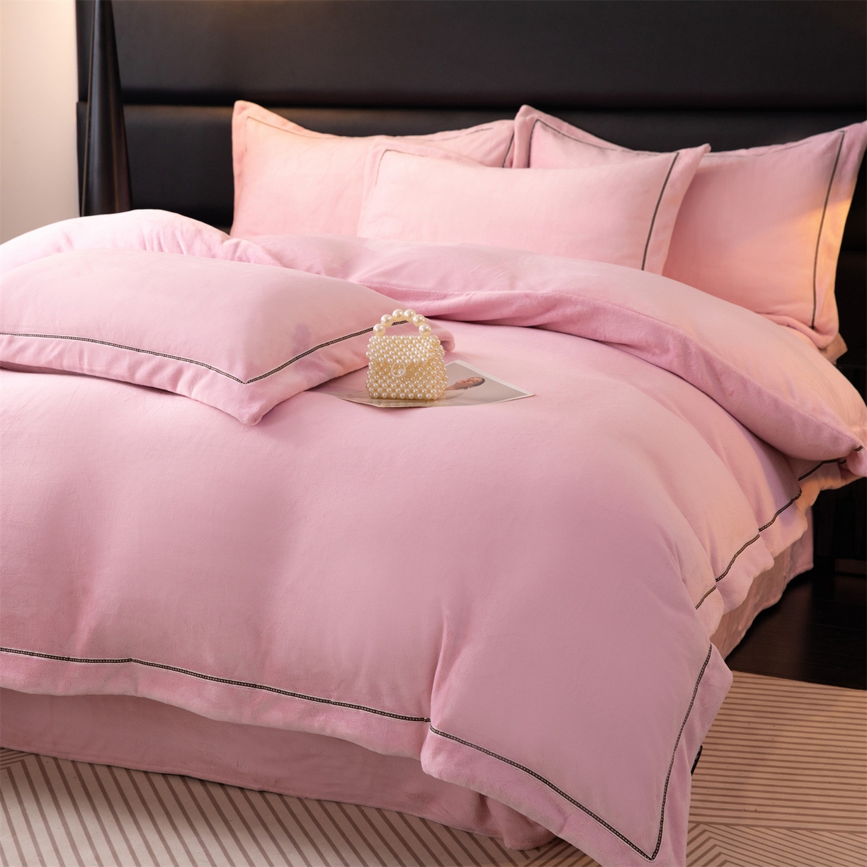 91家纺网 家纺一手货源 找家纺 雅高家居 2025新款240克高克重全工艺纯色织带花边款单件及四件套 樱花粉