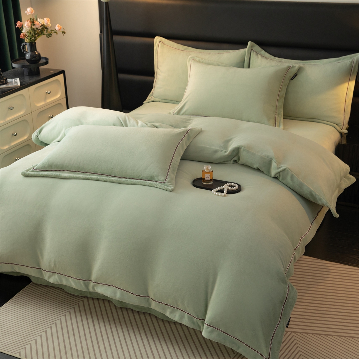 91家纺网 家纺一手货源 找家纺 雅高家居 2025新款240克高克重全工艺纯色织带花边款单件及四件套 柔草绿