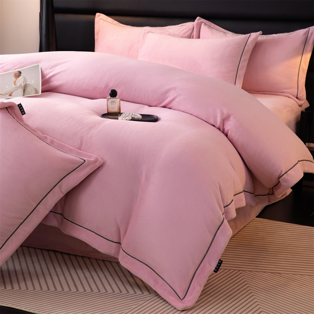 91家纺网 家纺一手货源 找家纺 雅高家居 2025新款240克高克重全工艺纯色织带花边款单件及四件套 樱花粉