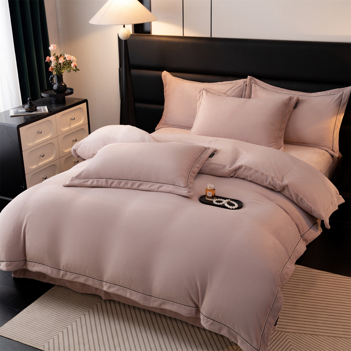 91家纺网 家纺一手货源 找家纺 雅高家居 2025新款240克高克重全工艺纯色织带花边款单件及四件套 卡其紫