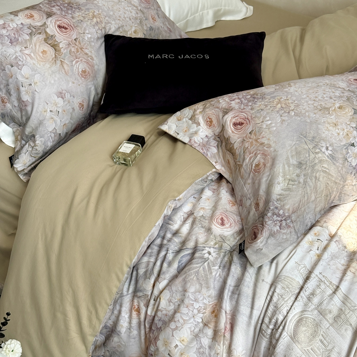 91家纺网 家纺一手货源 找家纺 纯优家纺 2025新款秋冬长绒棉数码印花磨毛四件套 繁花