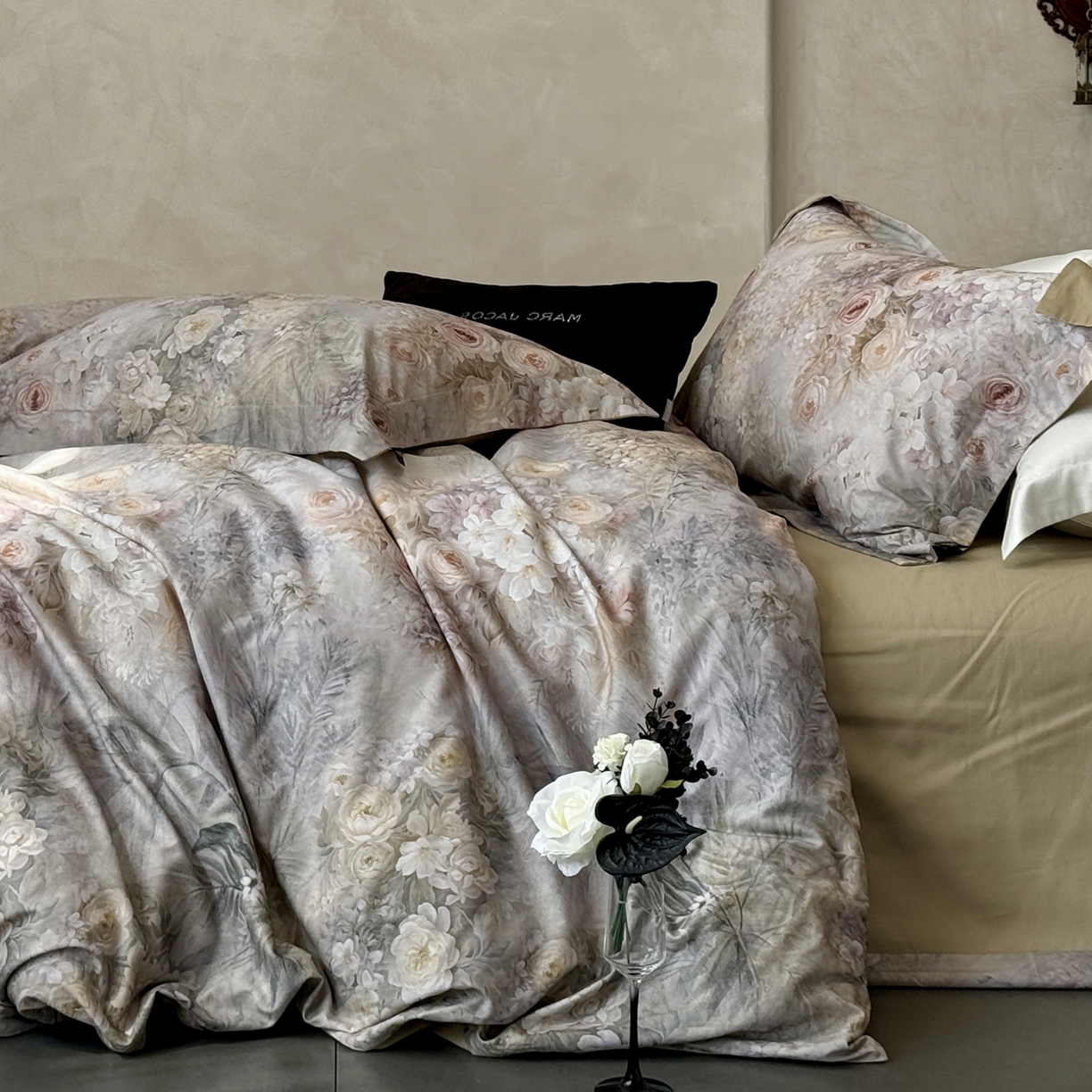 91家纺网 家纺一手货源 找家纺 纯优家纺 2025新款秋冬长绒棉数码印花磨毛四件套 繁花