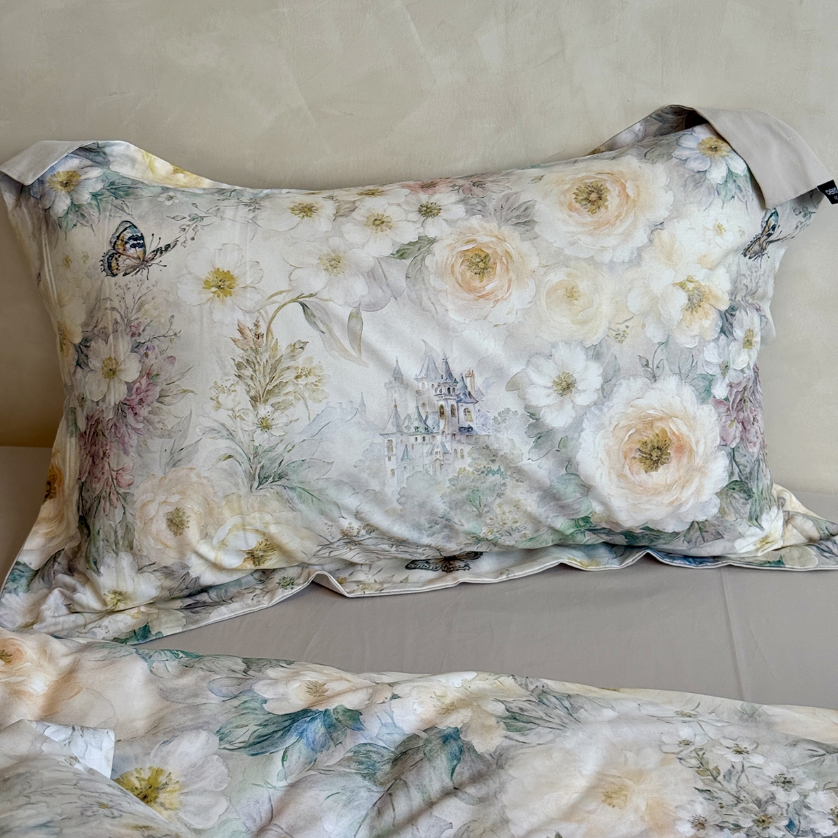 91家纺网 家纺一手货源 找家纺 纯优家纺 2025新款秋冬长绒棉数码印花磨毛四件套 伊甸花园