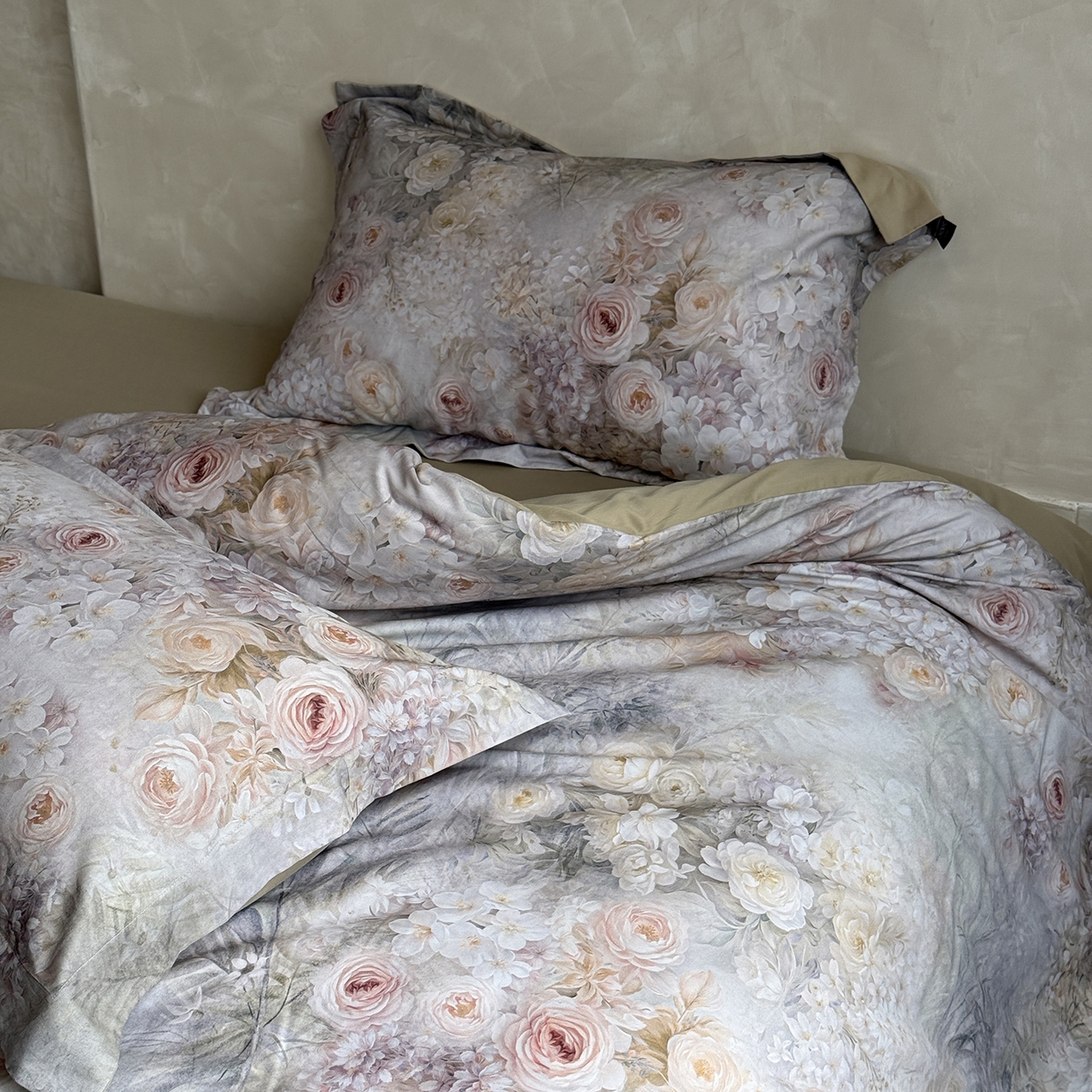 91家纺网 家纺一手货源 找家纺 纯优家纺 2025新款秋冬长绒棉数码印花磨毛四件套 繁花