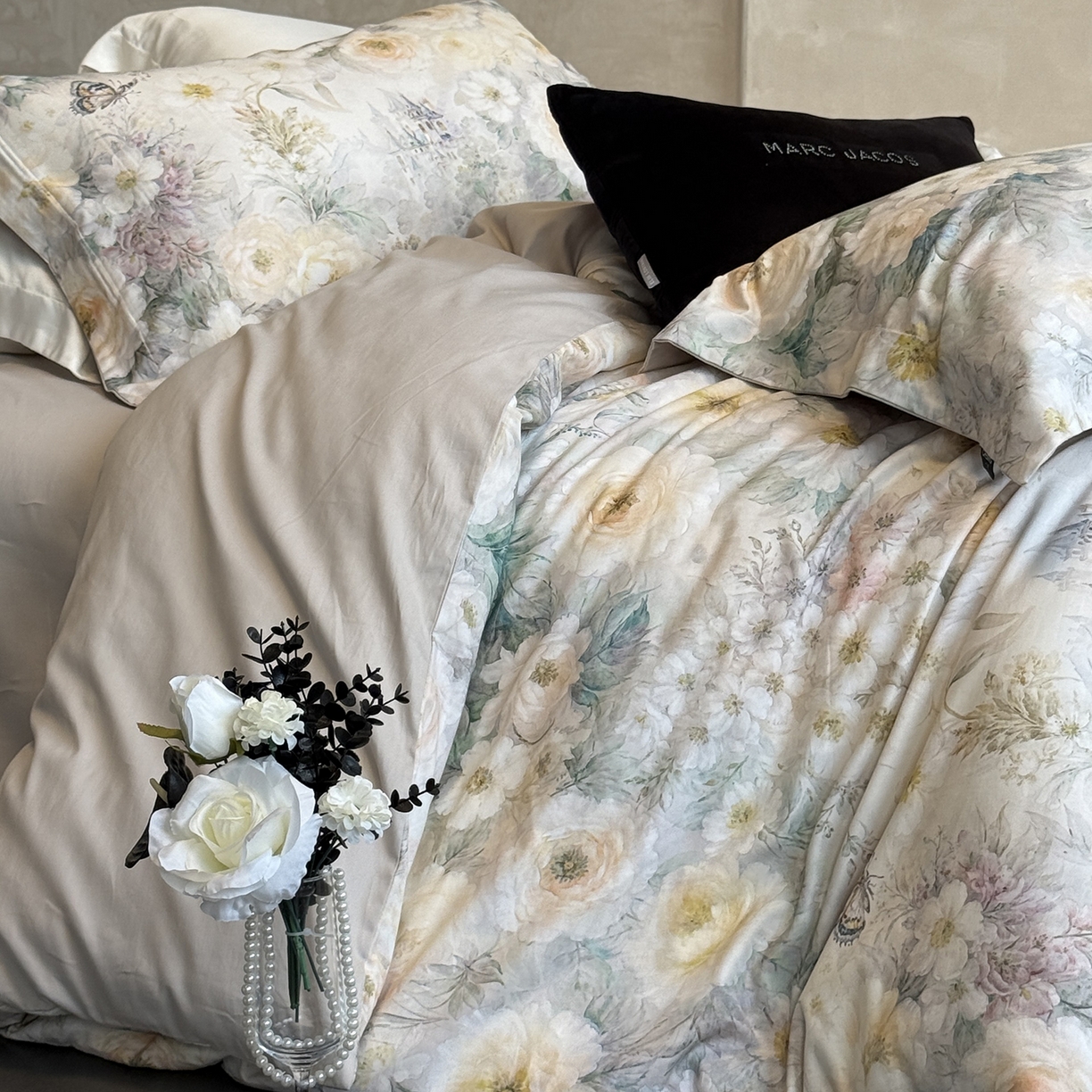 91家纺网 家纺一手货源 找家纺 纯优家纺 2025新款秋冬长绒棉数码印花磨毛四件套 伊甸花园