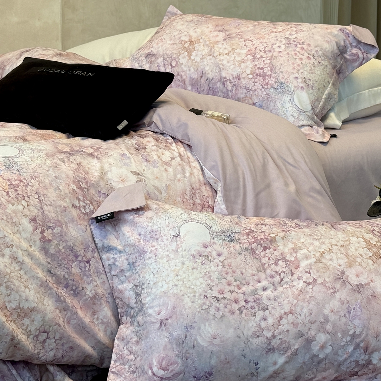 91家纺网 家纺一手货源 找家纺 纯优家纺 2025新款秋冬长绒棉数码印花磨毛四件套 天幕云霞