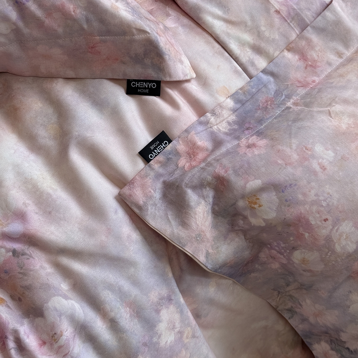 91家纺网 家纺一手货源 找家纺 纯优家纺 2025新款秋冬长绒棉数码印花磨毛四件套 谧境花时