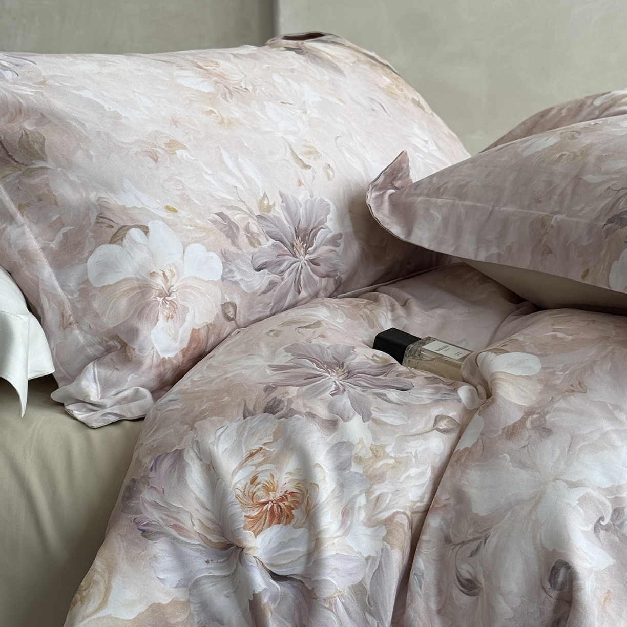 91家纺网 家纺一手货源 找家纺 纯优家纺 2025新款秋冬长绒棉数码印花磨毛四件套 梨梦