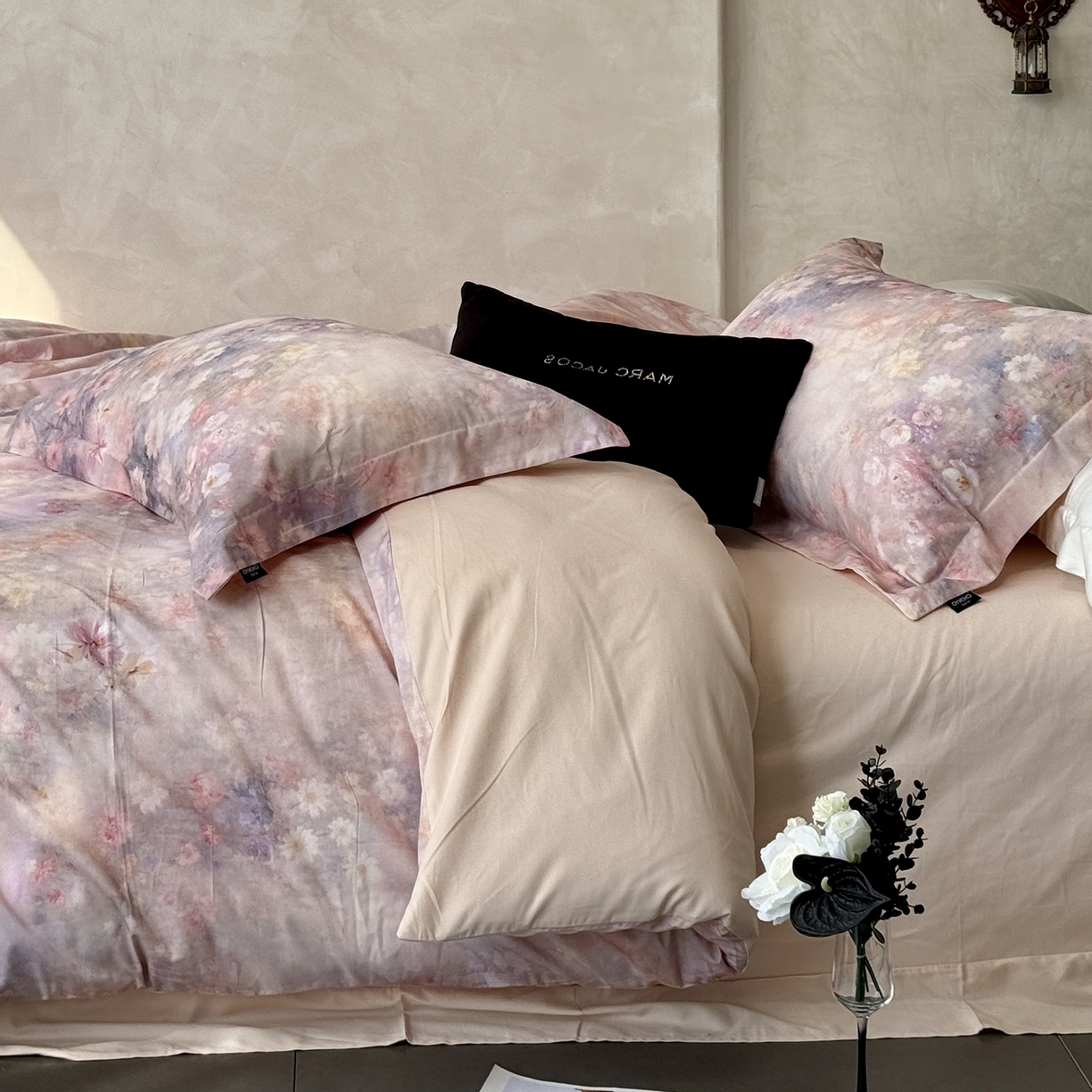 91家纺网 家纺一手货源 找家纺 纯优家纺 2025新款秋冬长绒棉数码印花磨毛四件套 谧境花时