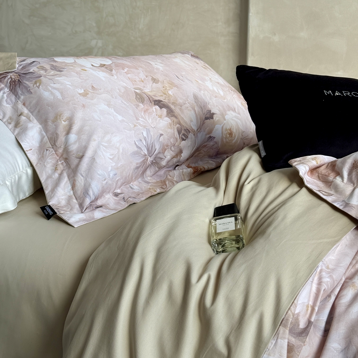 91家纺网 家纺一手货源 找家纺 纯优家纺 2025新款秋冬长绒棉数码印花磨毛四件套 梨梦