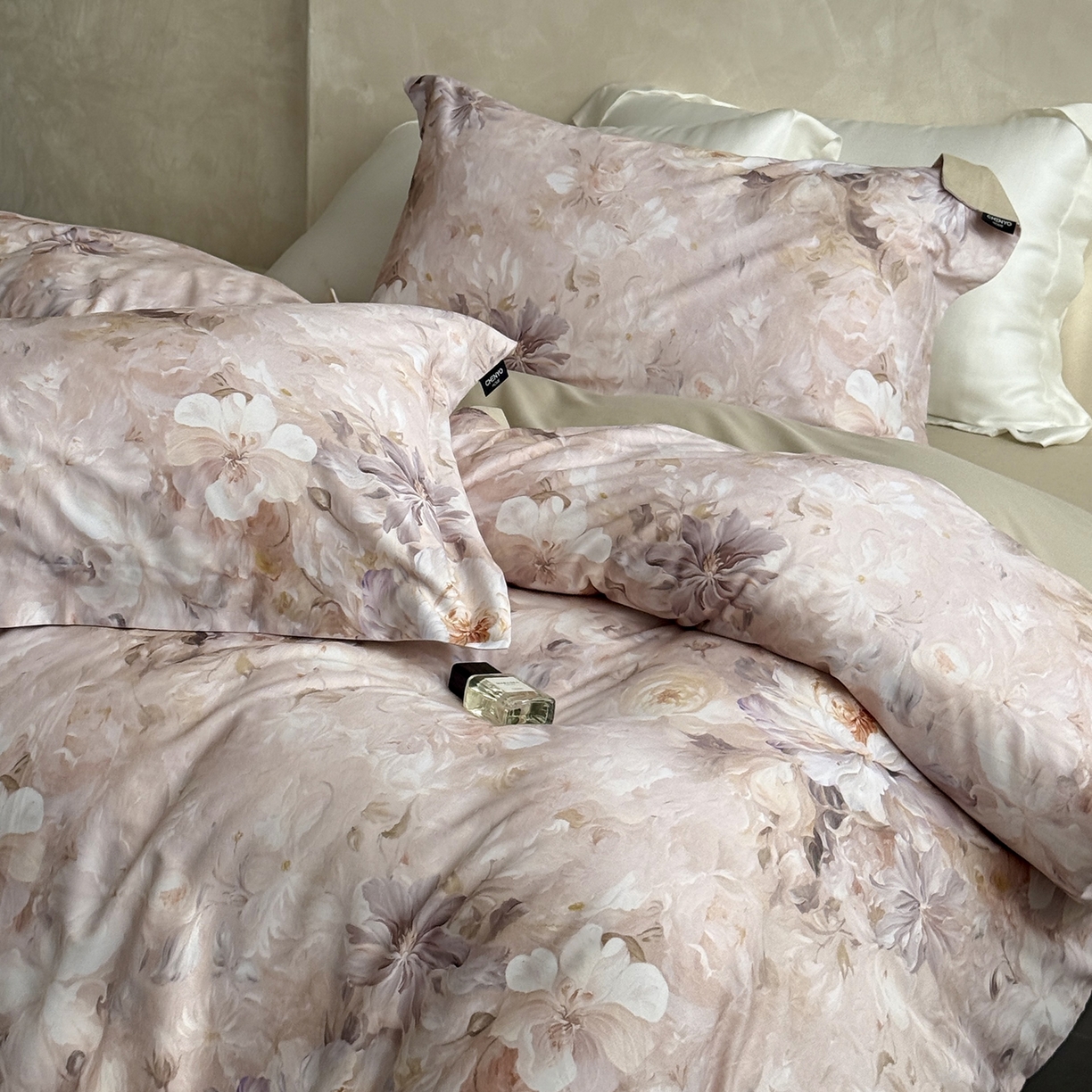 91家纺网 家纺一手货源 找家纺 纯优家纺 2025新款秋冬长绒棉数码印花磨毛四件套 梨梦