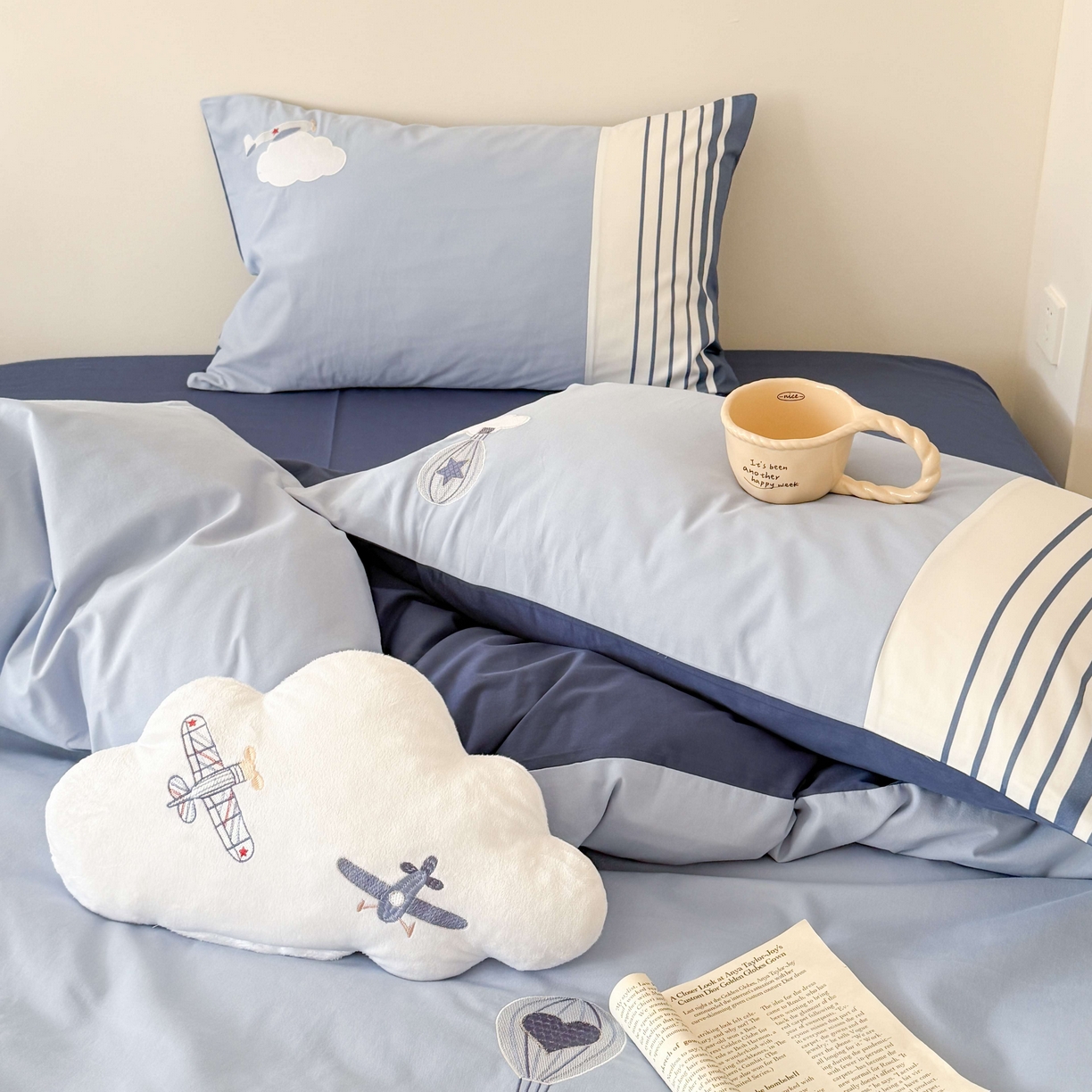 91家纺网 家纺一手货源 找家纺 （总）曼布缇 2025秋冬新款全棉加厚磨毛工艺款绣花四件套送抱枕-追梦（会员减20，券后338起）