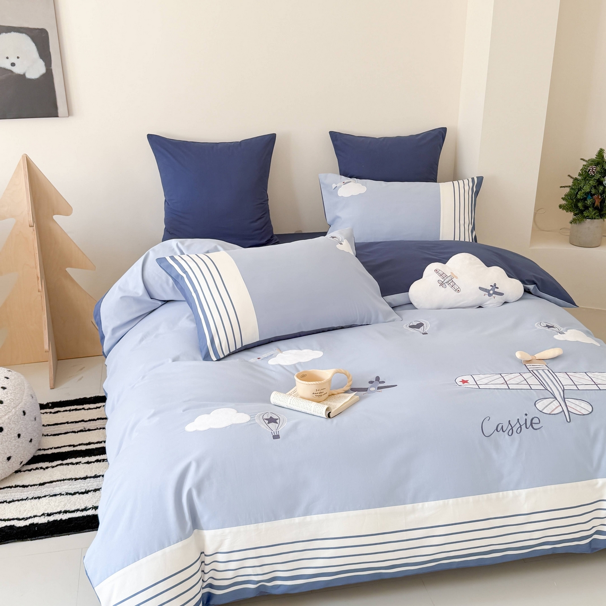 91家纺网 家纺一手货源 找家纺 （总）曼布缇 2025秋冬新款全棉加厚磨毛工艺款绣花四件套送抱枕-追梦（会员减20，券后338起）